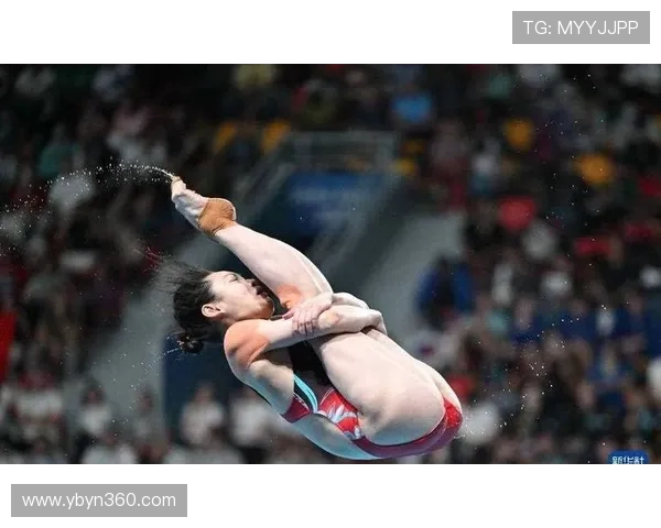 从惊险到艺术的飞跃探秘跳水运动中的力量与美感平衡